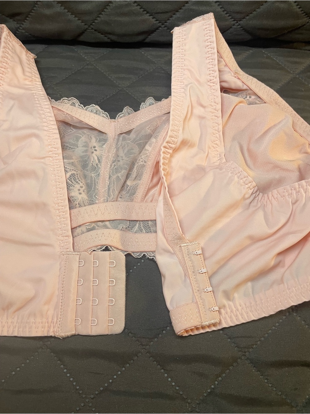 Breezies set of 3 comfort wireless bras, peach, ivory and beige size 1x. - Picture 6 of 10